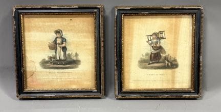 一对英国彩色版画
- 要修补的椅子
- 草莓
19 世纪末的小画框 
17 X 16
褪色
(REF