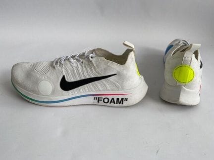 NIKE. 
Paire de baskets modèle Zoom Fly Mercurial 