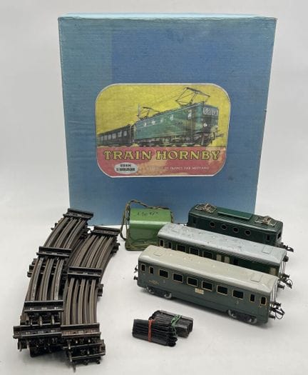 JOUETS.
HORNBY MECCANO
Un coffret TRAIN HORNBY OBB
