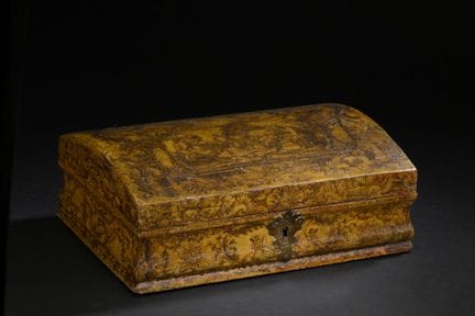 Coffret à perruque en arte povera à scène de bacch