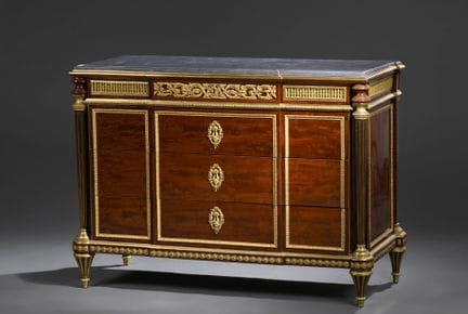 Commode en acajou et placage d'acajou ; de forme r