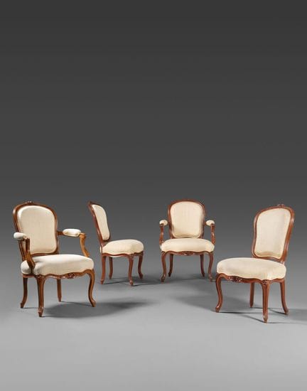 Mobilier de salon composé de quatre fauteuils et h