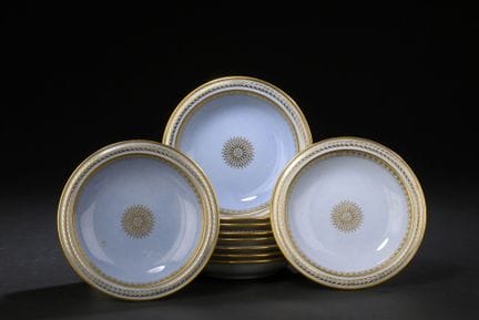 SÈVRES
Ensemble de dix petites coupes en porcelain