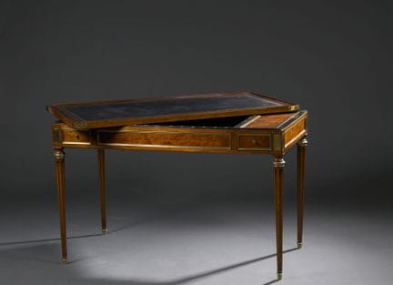 Table à jeu dite « tric-trac » en acajou et placag