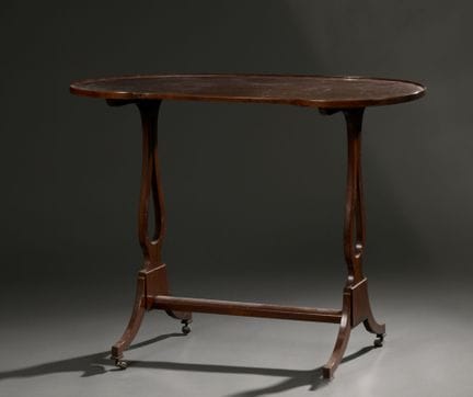 Table à déjeuner en acajou et placage d'acajou ; d