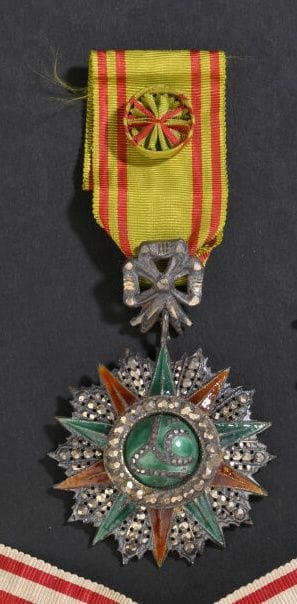 Étoile d'officier de l'ordre du Nichan al-Iftikhar