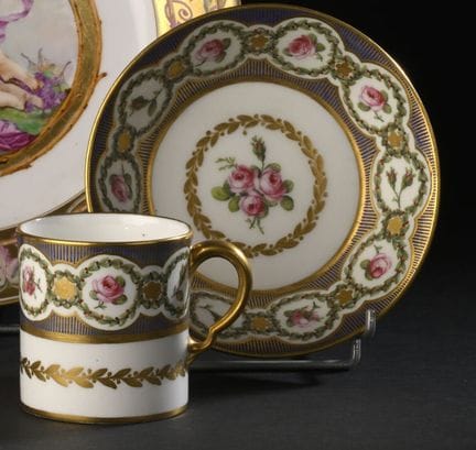 Sèvres
Gobelet litron et sa soucoupe en porcelaine