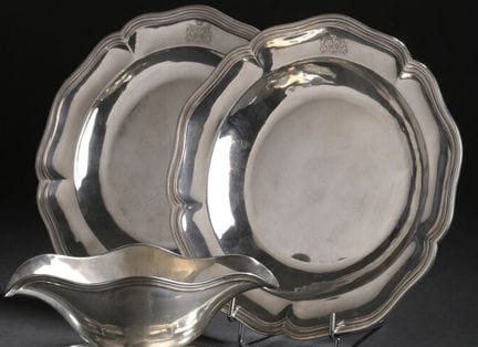 Paris, 1768-1769.
Paire de plats en argent, modèle