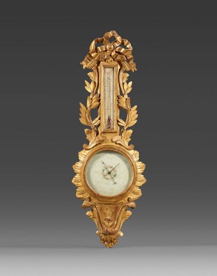 Baromètre-thermomètre en bois sculpté et doré à dé