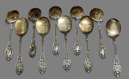Suite de 10 pelles à glace en argent Minerve à ric