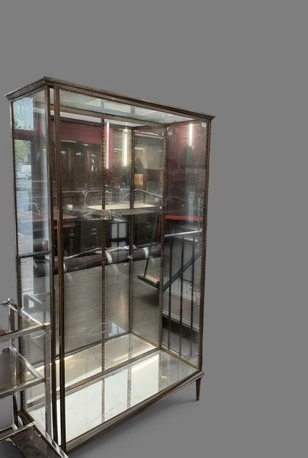 单门金属玻璃展示柜
180 x 100 x 42 厘米
无搁板，无钥匙
