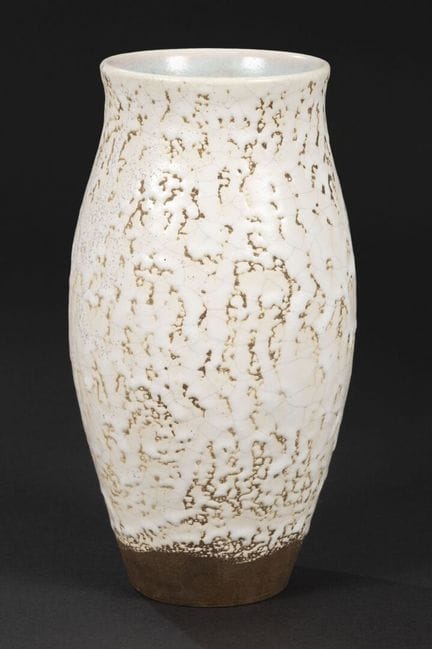 TRAVAIL FRANÇAIS 
Vase en céramique à corps ovoïde