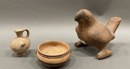 Petit lot de souvenirs de voyage : Colombe en terr