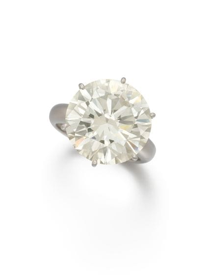 ANELLO SOLITARIO DI GRANDE EFFETTO

Materiale: pla