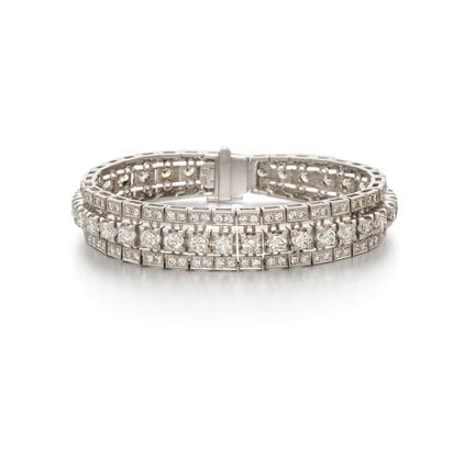 BRACCIALE CON DIAMANTI A TRE FILA

Provenienza: pr