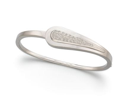 HOFACKER

Titolo: Bracciale con diamanti.
Provenie