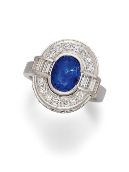 HOFACKER

Titolo: Anello con zaffiro e diamanti.
P