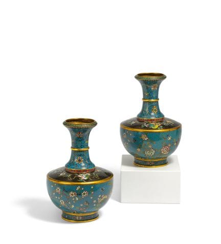 CHINE

Titre : Paire de vases en bronze de forme b