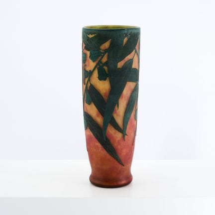 DAUM FRÈRES
Nancy

Titre : Grand vase en verre « E