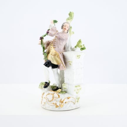 MEISSEN

Titre : Figurine en porcelaine représenta