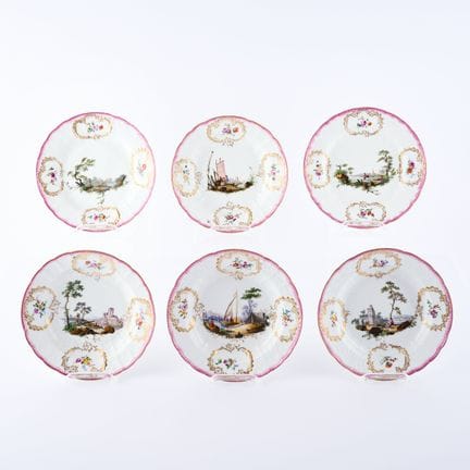 MEISSEN

Titre : Deux assiettes plates en porcelai