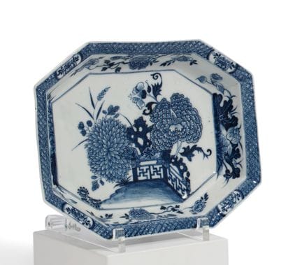 MEISSEN

Titre : Bol octogonal en porcelaine orné 