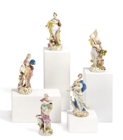 MEISSEN

Titre : Ensemble de cinq figurines fémini