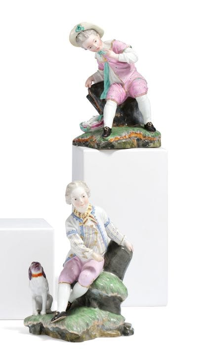 HÖCHST

Titre : Deux figurines d'enfants en porcel