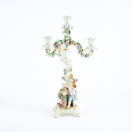 MEISSEN

Titre : Bougeoir figuratif en porcelaine 