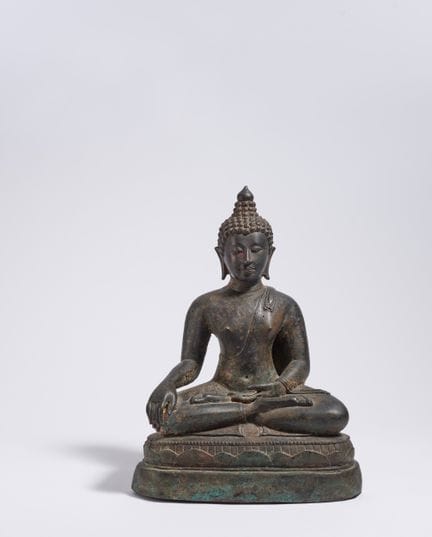 THAÏLANDE

Titre : Bouddha assis en bois.
Date : X