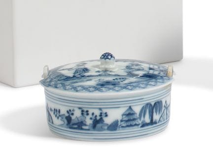 MEISSEN

Titre : Beurrière en porcelaine décorée d
