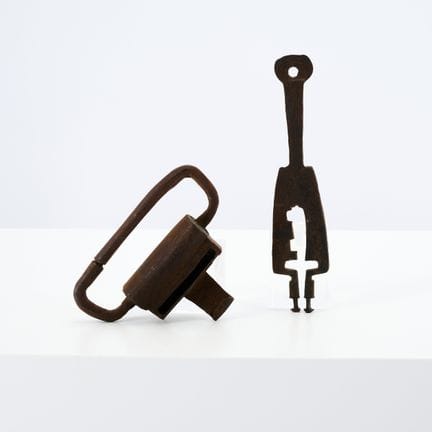 CADENAS EN FER

Matériau : fer.
Dimensions : longu