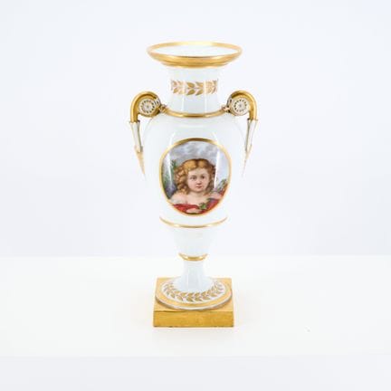 MEISSEN

Titre : Vase en porcelaine en forme d'amp