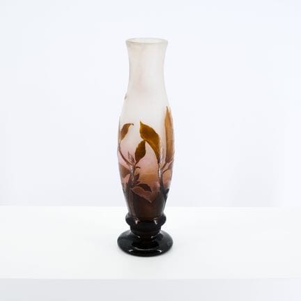 DAUM FRÈRES
Nancy

Titre : Vase en verre « Magnoli