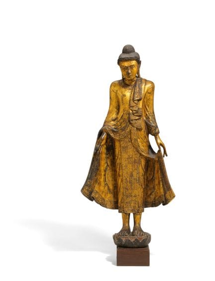 BIRMANIE/MYANMAR

Titre : Bouddha debout en bois, 