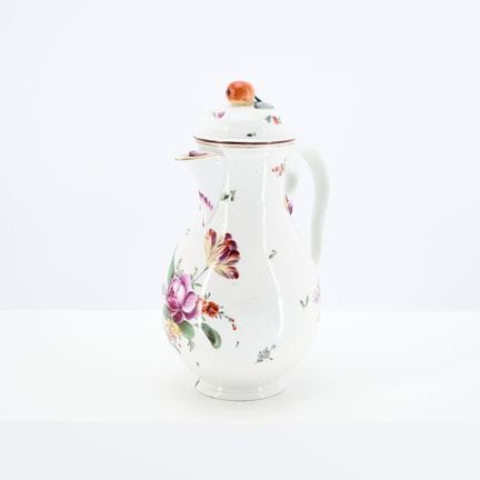 FRANKENTHAL

Titre : Cafetière en porcelaine à mot