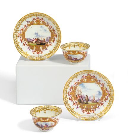 MEISSEN

Titre : Paire de tasses à thé et soucoupe