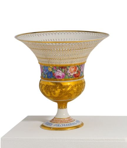 KPM
Berlin

Titre : Grand panier en porcelaine ave