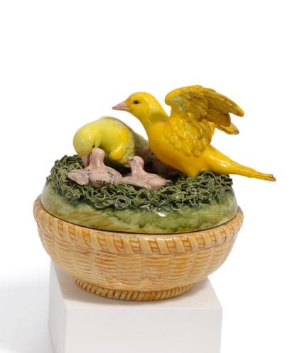 MEISSEN

Titre : Boîte en porcelaine à couvercle r