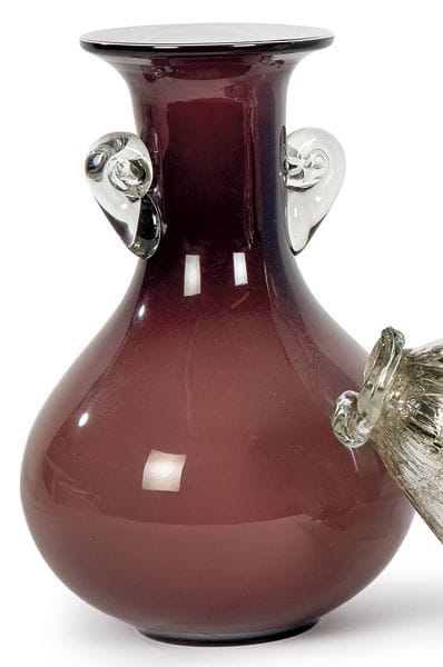 Vaso in vetro di Murano color melanzana con manici