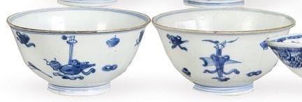 Pair of 17th-century Ming Dynasty Chinese porcelai