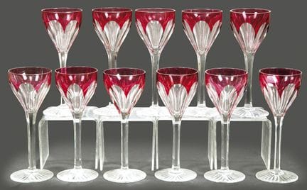 Set di undici bicchieri da vino bianco in cristall