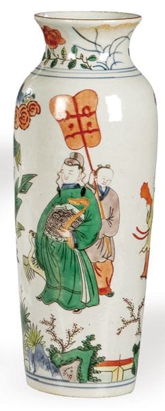 Chinese porcelain vase with Green Family glazes, Q