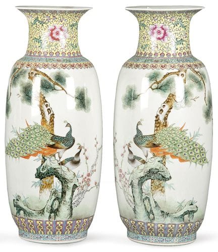 Pair of Chinese porcelain vases with Green Family 
