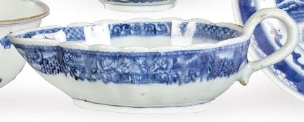 Porcelain gravy boat from the East India Company, 