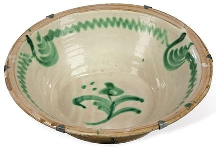 Green glazed ceramic basin from Fajalauza 
 Granad