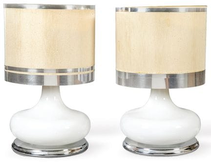 Pair of table lamps consisting of a bulbous base i