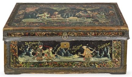 Lacquered and painted camphor wood chest in the Ch