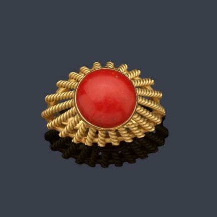 Ring aus den 1970er Jahren mit erhabener Fassung u