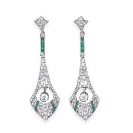 Lange Ohrringe mit Diamanten mit einem Gesamtgewic